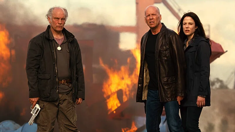 รีวิวหนังเรื่อง Retired Extremely Dangerous