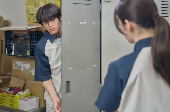 นแอบอยู่ในร้าน